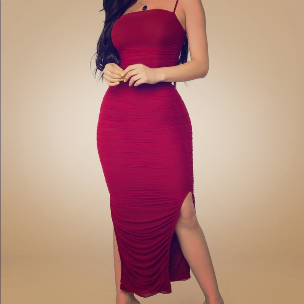 Ruched And Ready Midi Dress - Burgundy